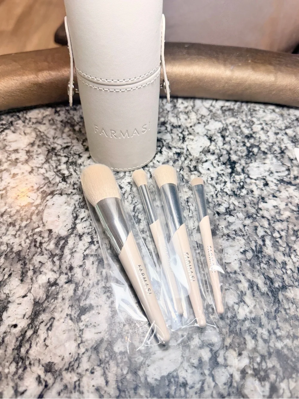 Farmasi Cream Faux Leather Brush Cup with Protective Travel Brushes